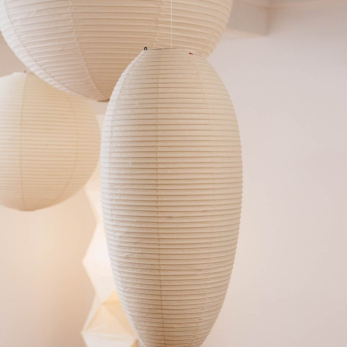 Myraean Moderne minimalistische hanglamp met bamboe en papier in kastanjebruin