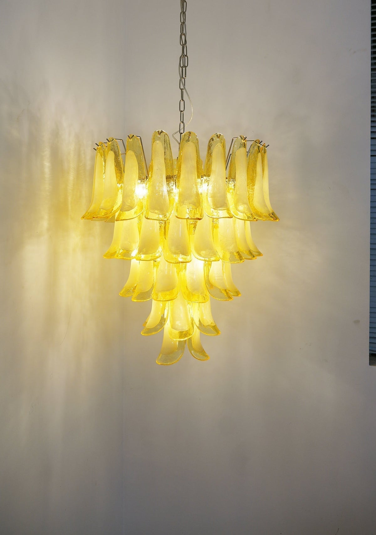 Eranos kroonluchter Murano-glas bloemblaadjes golfvorm