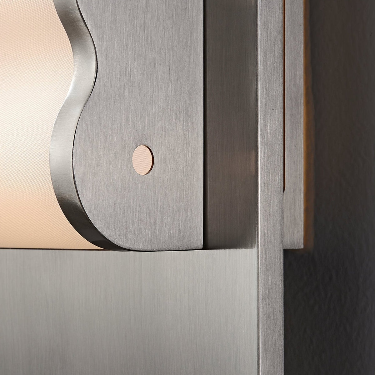 Wave wandlamp met moderne stoffen kap