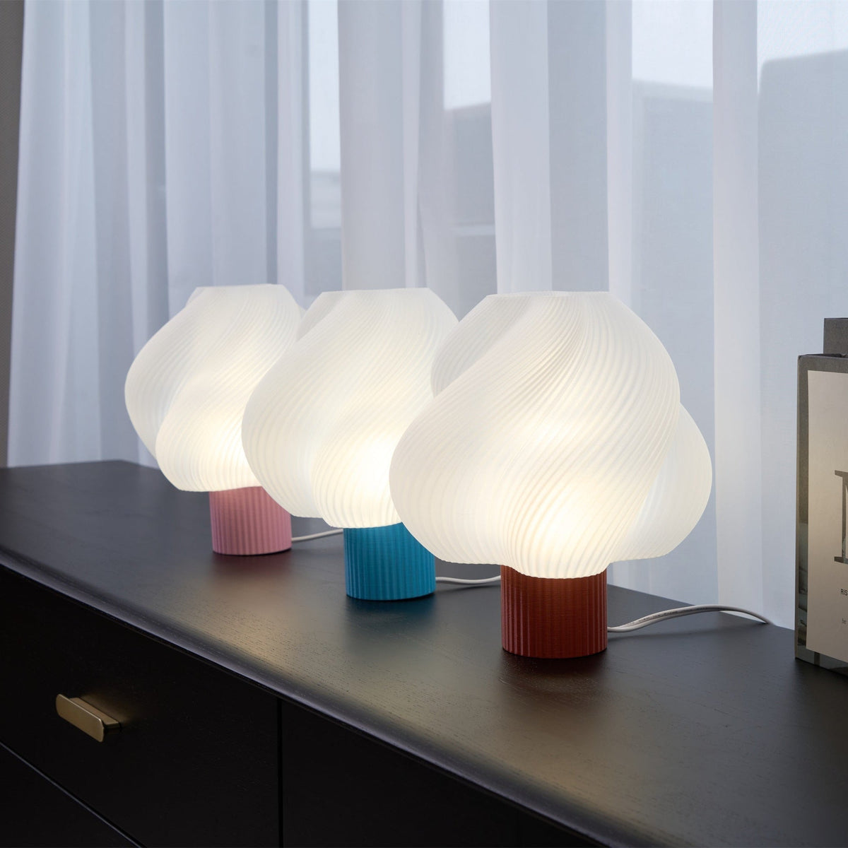 Buffy moderne tafellamp van kunststof
