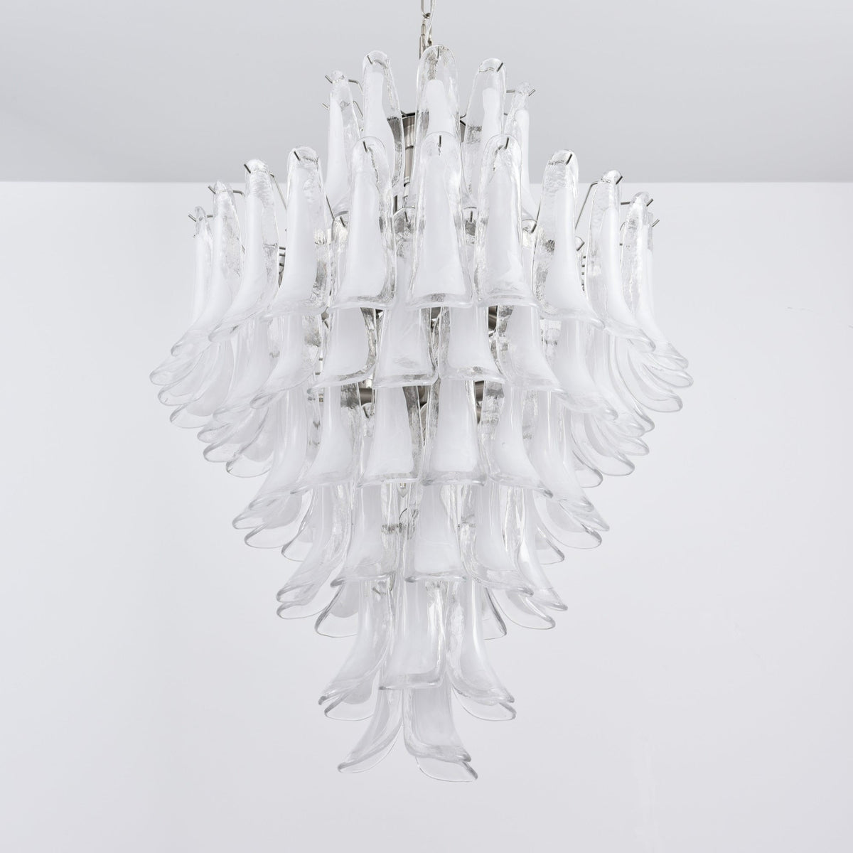 Eirivine kroonluchter wit Cloud glas Petals met bloemblaadjes
