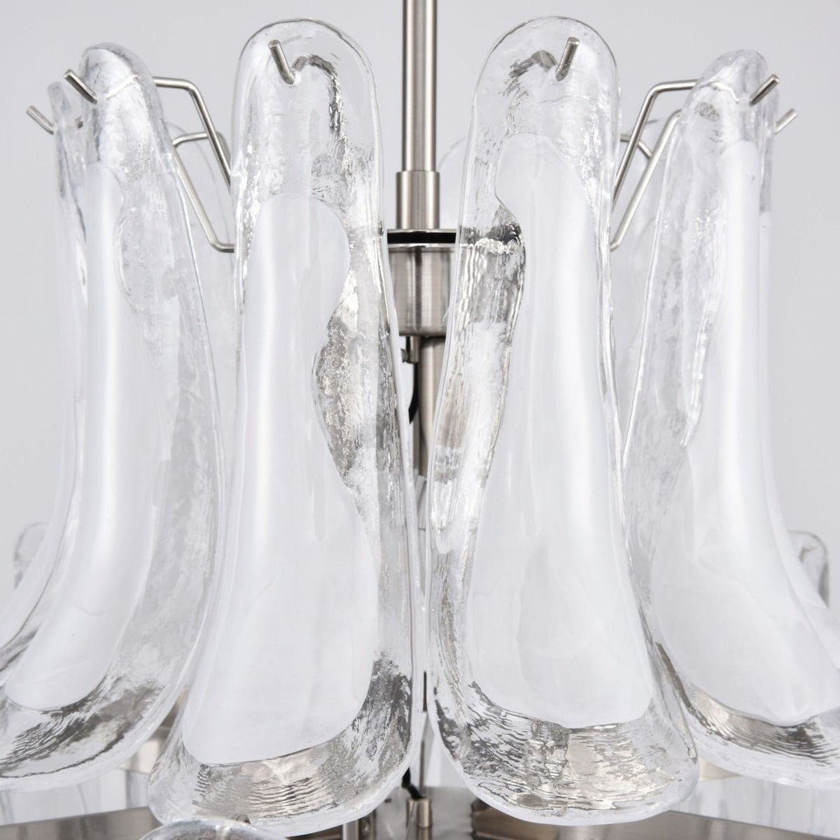 Eirivine kroonluchter wit Cloud glas Petals met bloemblaadjes