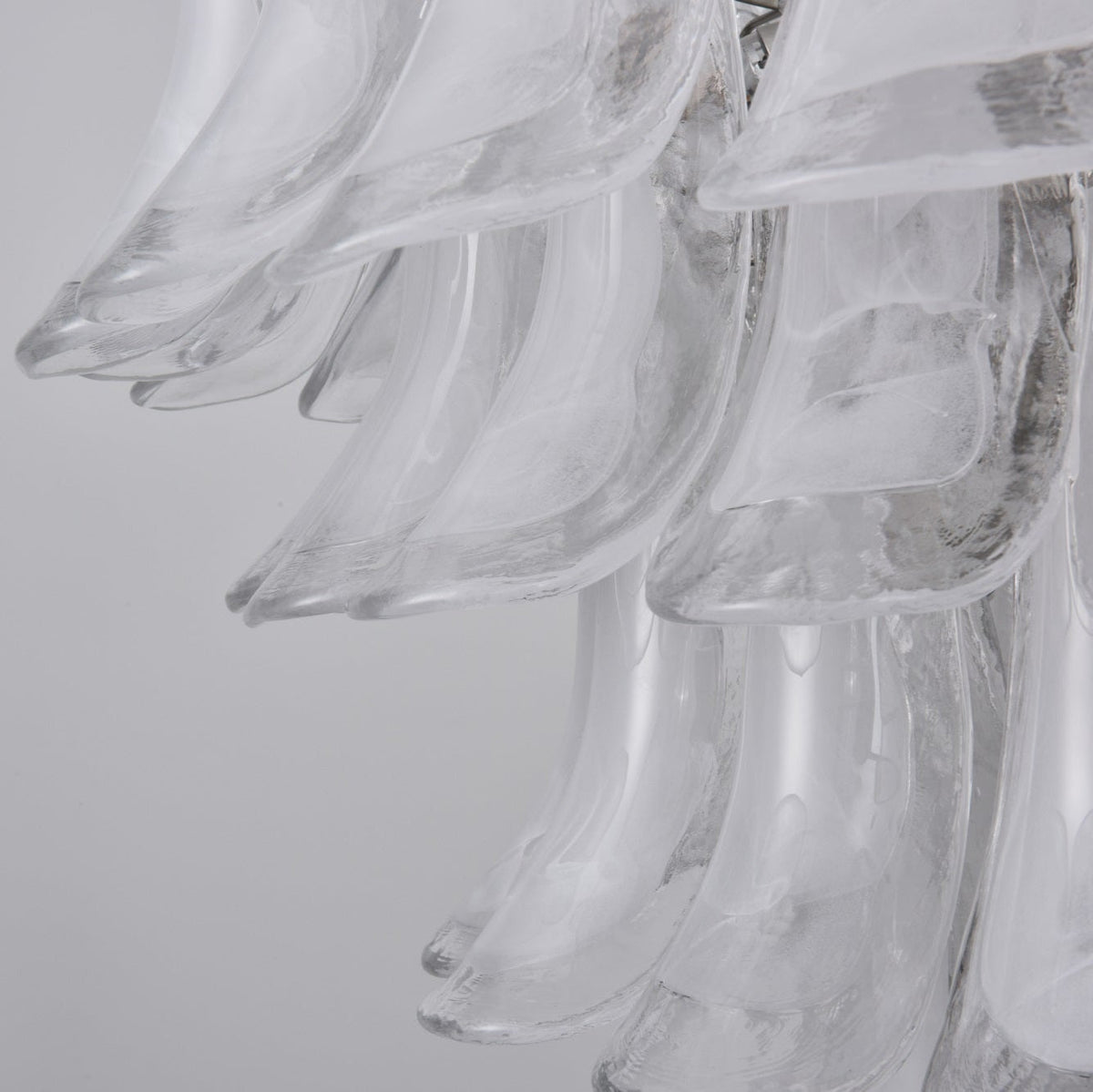 Eirivine kroonluchter wit Cloud glas Petals met bloemblaadjes