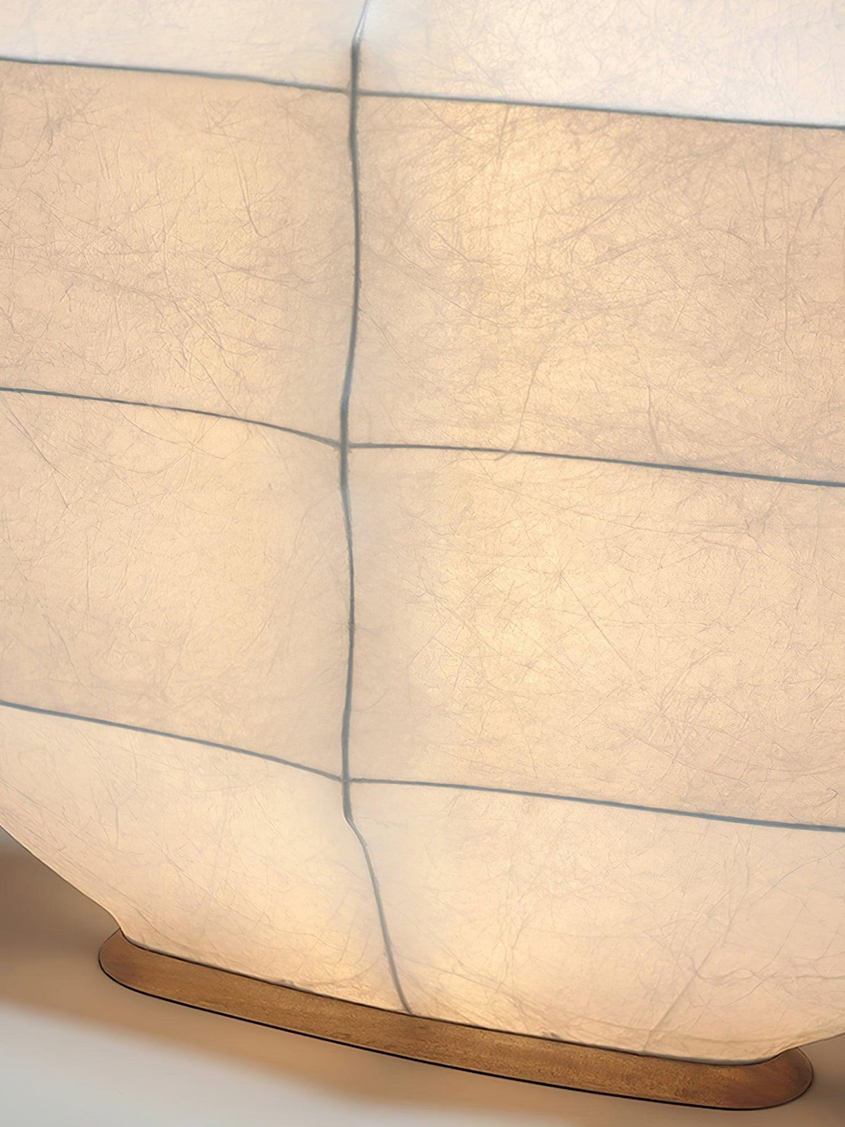 Lylaeos wandlamp met organische vorm in imitatie zijde