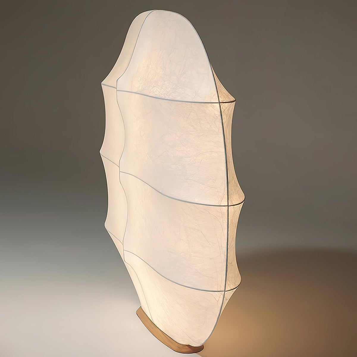 Lylaeos wandlamp met organische vorm in imitatie zijde