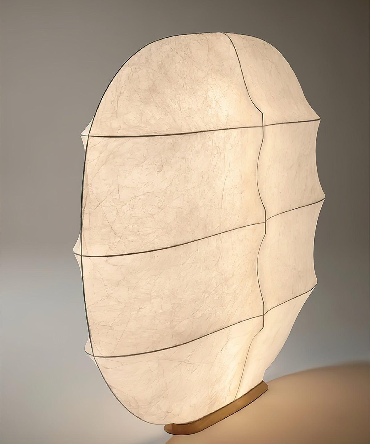 Lylaeos wandlamp met organische vorm in imitatie zijde