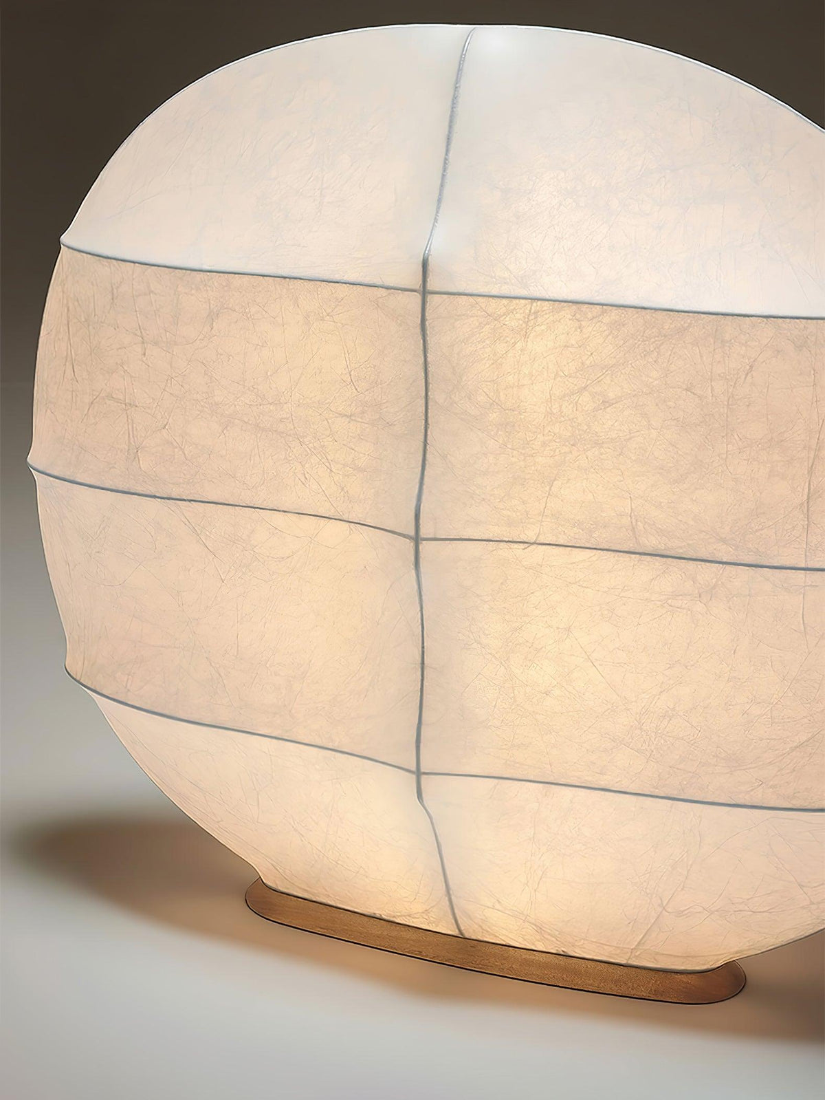 Lylaeos wandlamp met organische vorm in imitatie zijde