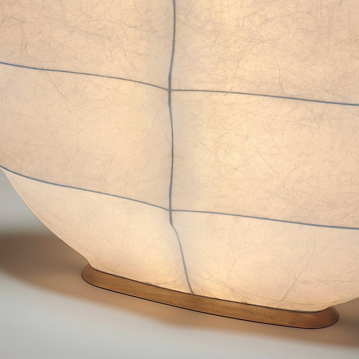 Lylaeos wandlamp met organische vorm in imitatie zijde
