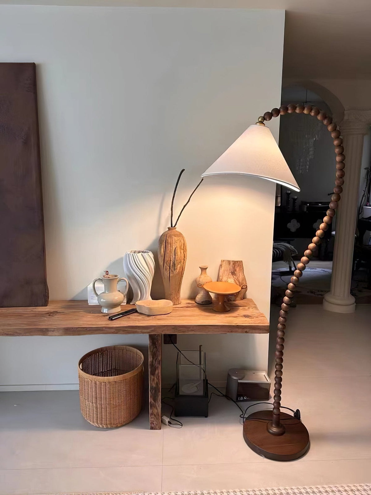 Nadia Moderne vloerlamp van walnoothout