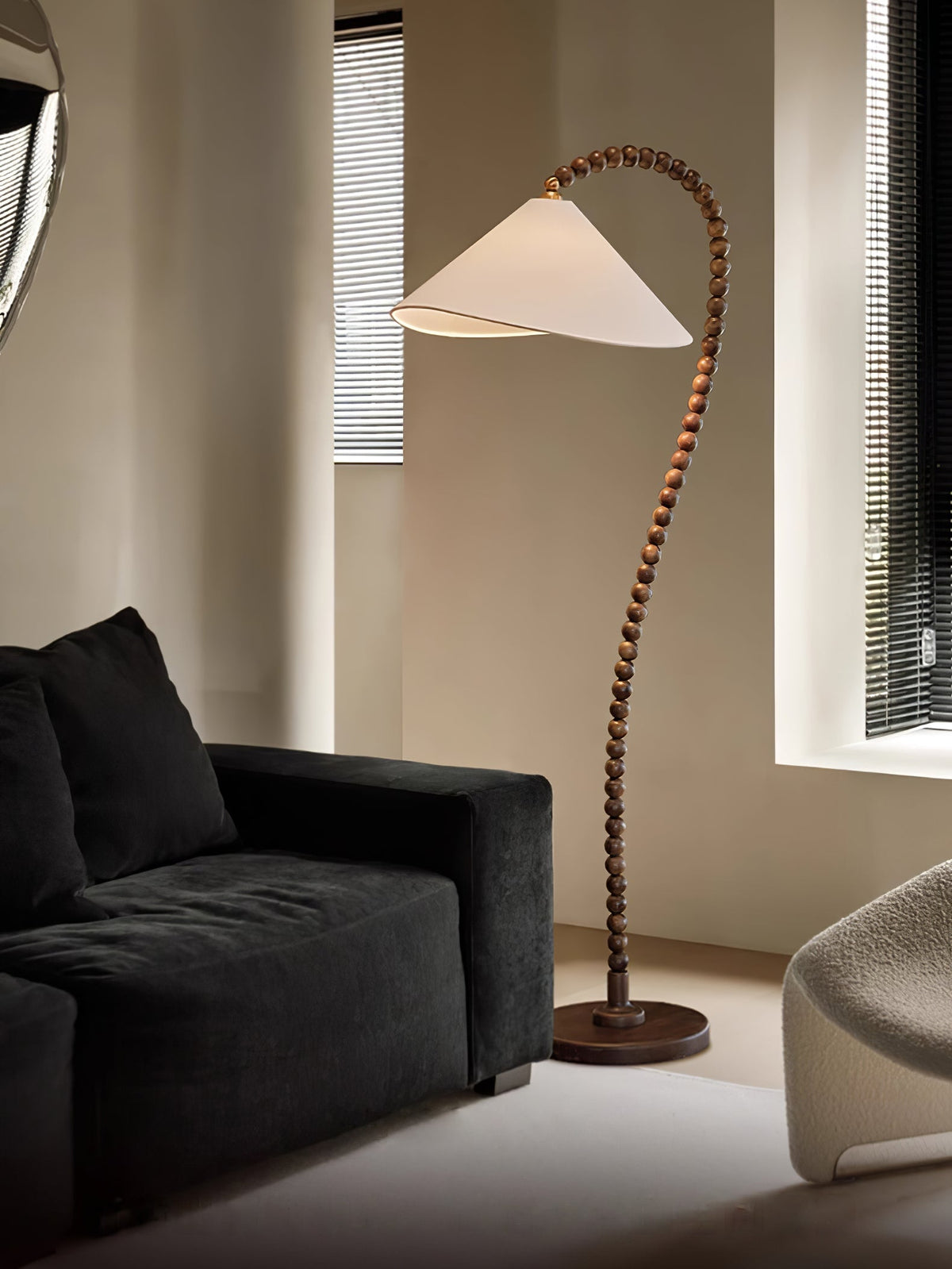 Nadia Moderne vloerlamp van walnoothout