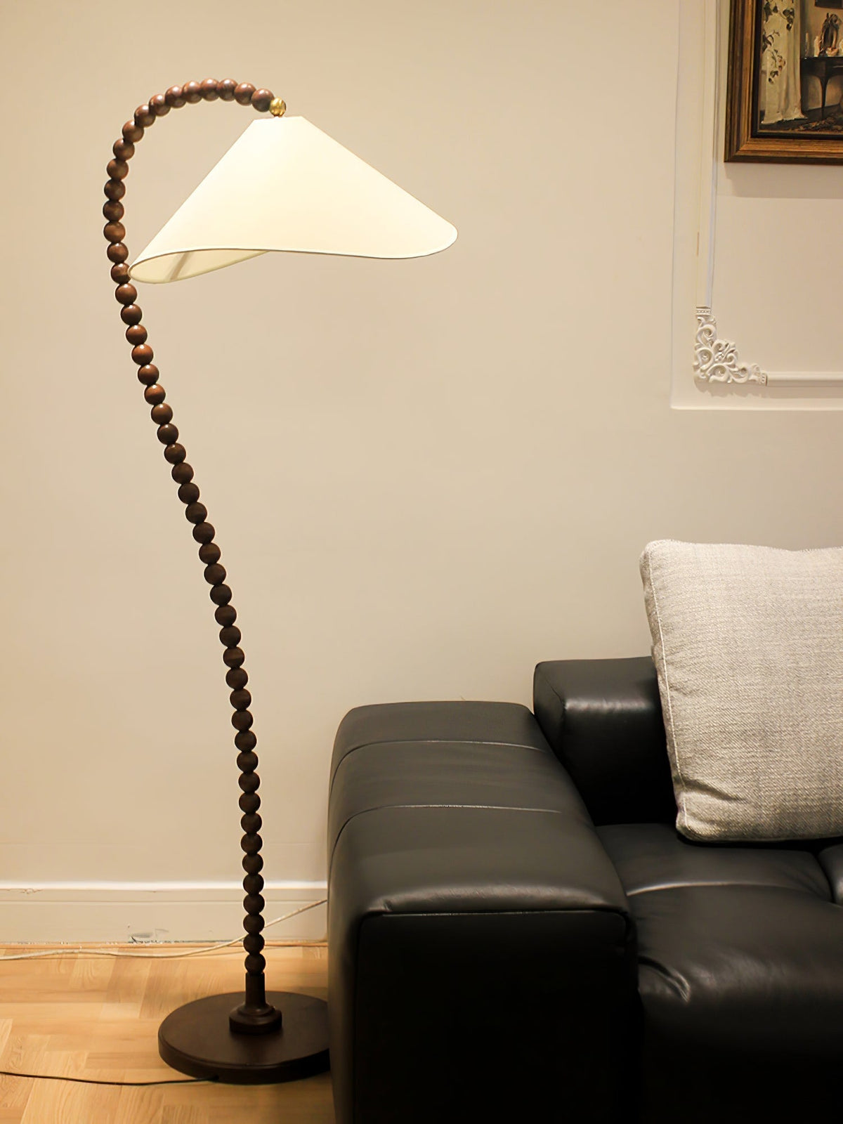 Nadia Moderne vloerlamp van walnoothout