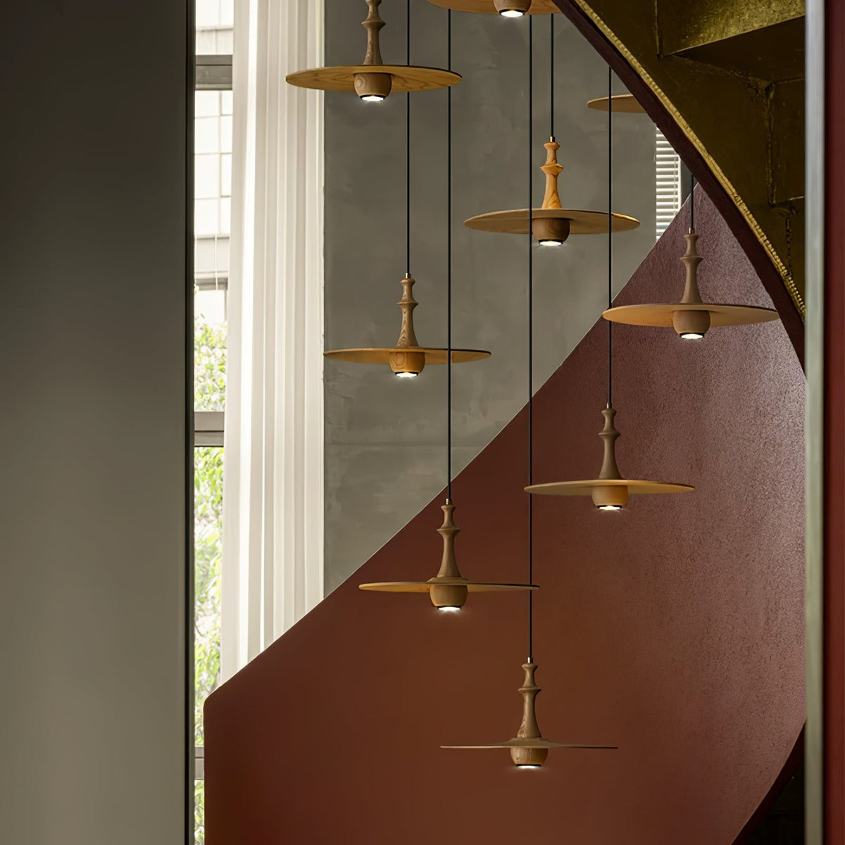 Spindle houten hanglamp met draaiend ontwerp
