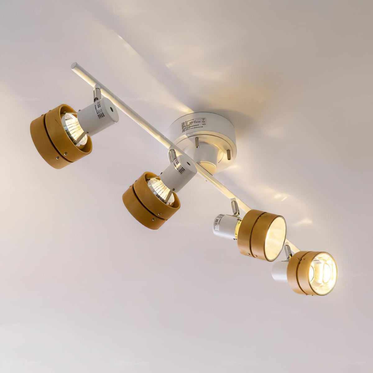 Elsorila elegantie aanpasbare spot plafondlamp van hout