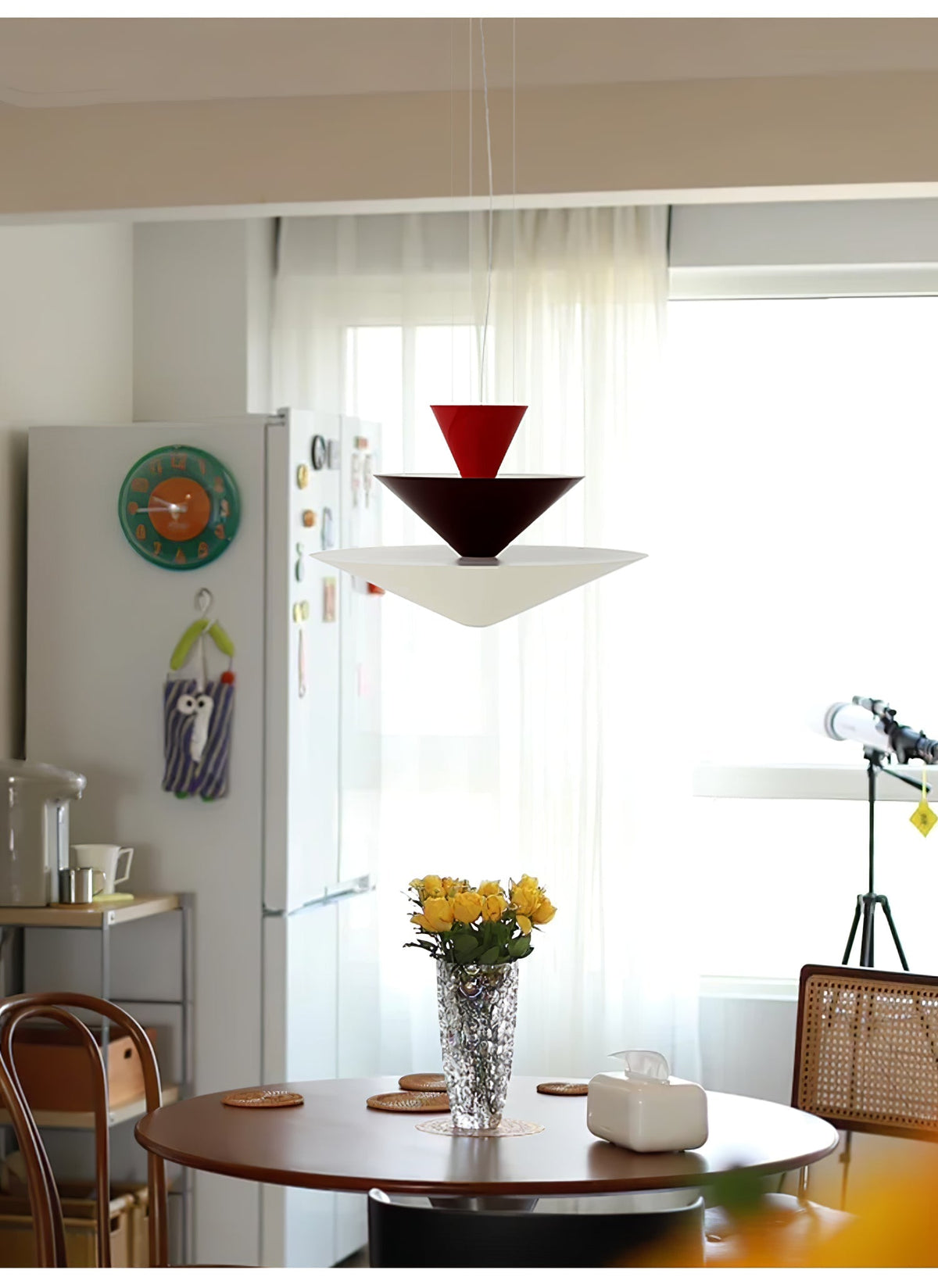 Pyramia hanglamp met gestapelde kleurblokken