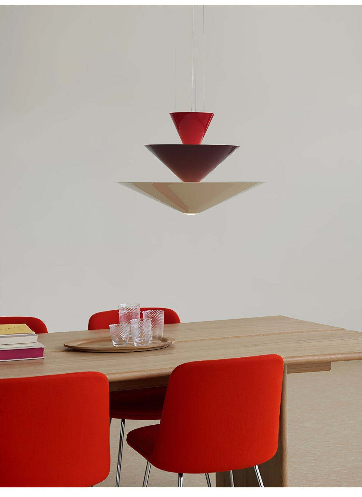 Pyramia hanglamp met gestapelde kleurblokken