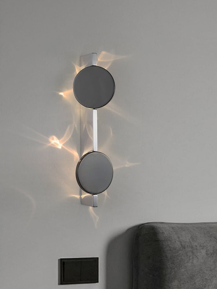 Pethr Wave Minimalistische wandlamp van staal