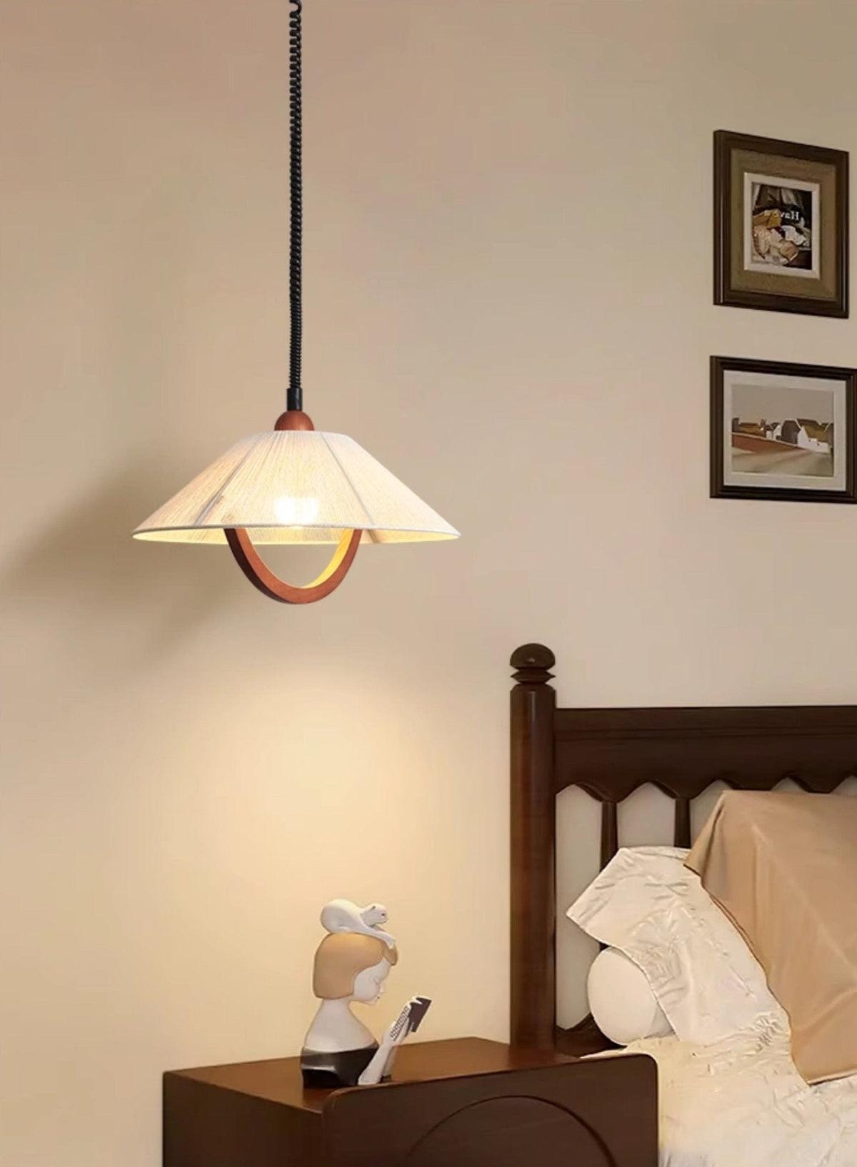 Reneria Minimalistische hanglamp van walnoot en beige