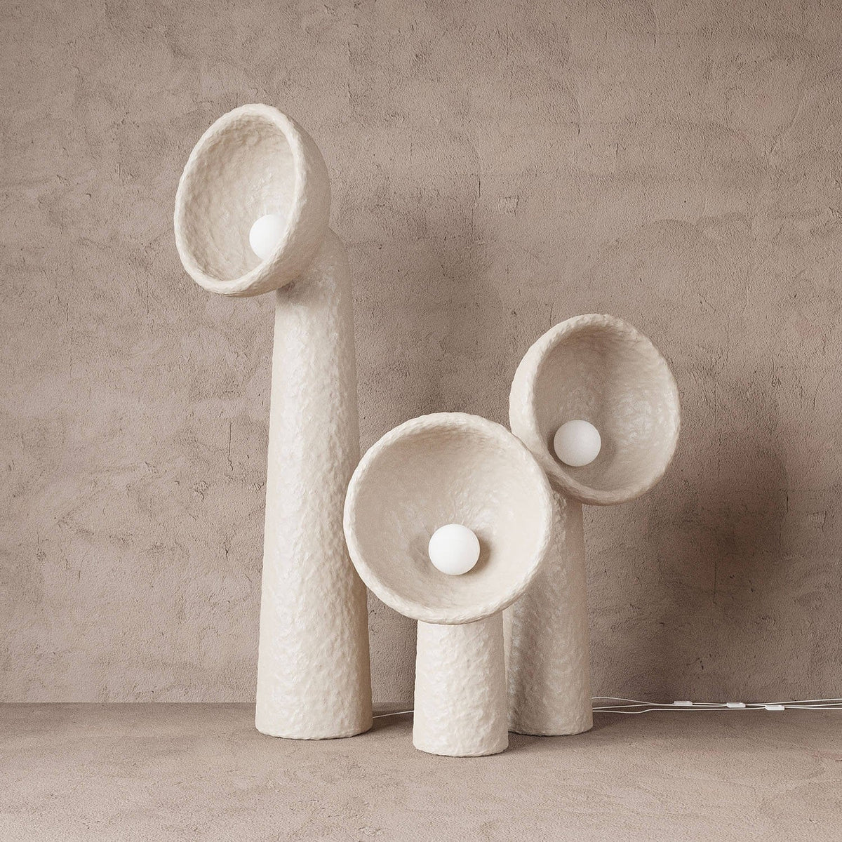 Ernionis Textured keramische vloerlamp
