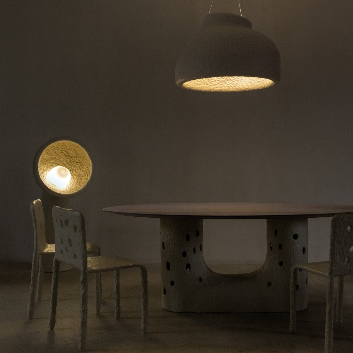 Ernionis Textured keramische vloerlamp