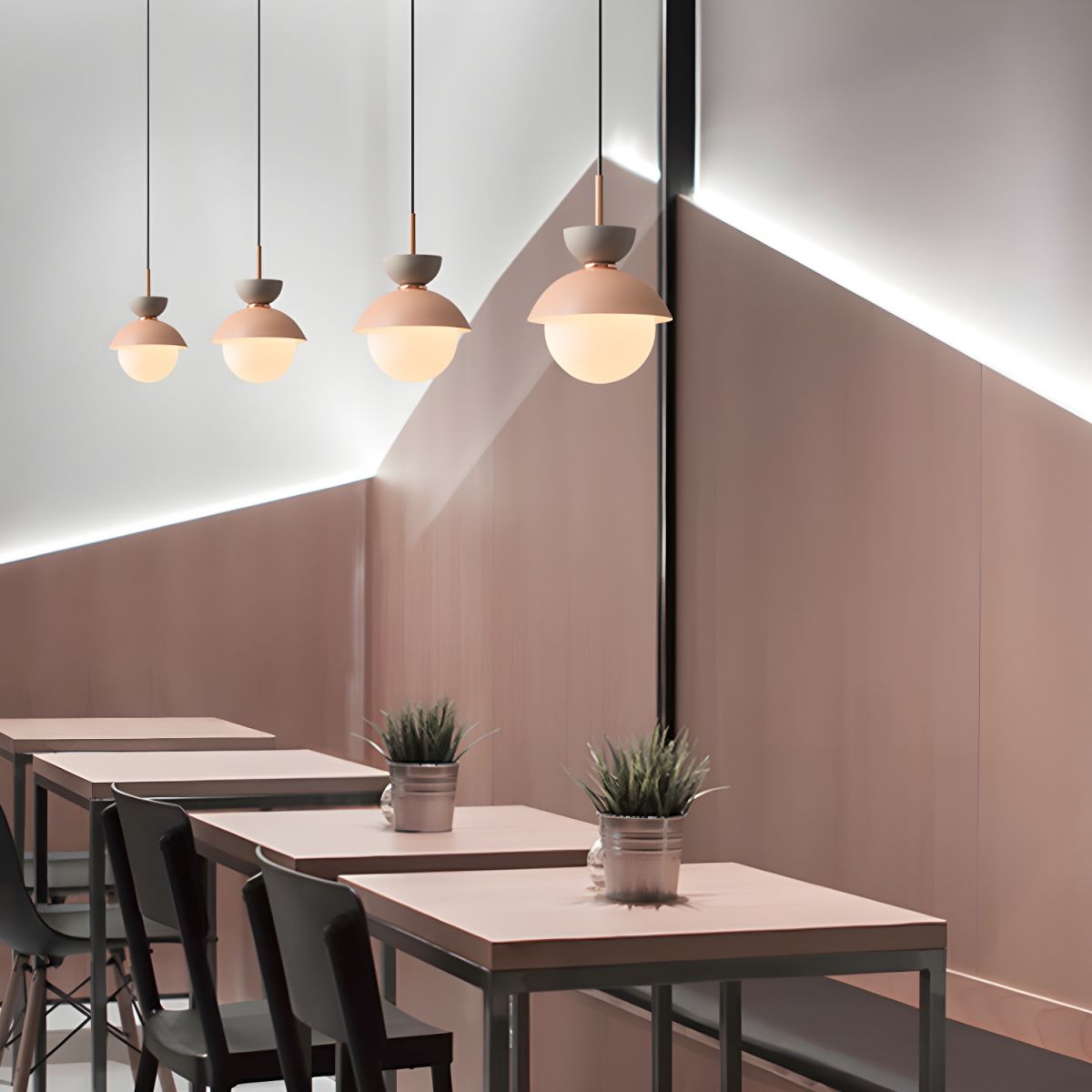 Cairns Nordic Globe LED Hanglamp Kleurrijk Metaal Slaapkamer