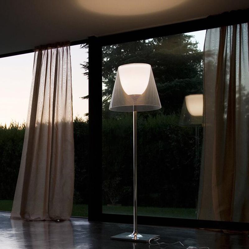 Eryn Moderne Koepel Staande Lamp Zwart/Grijs Metaal Slaapkamer