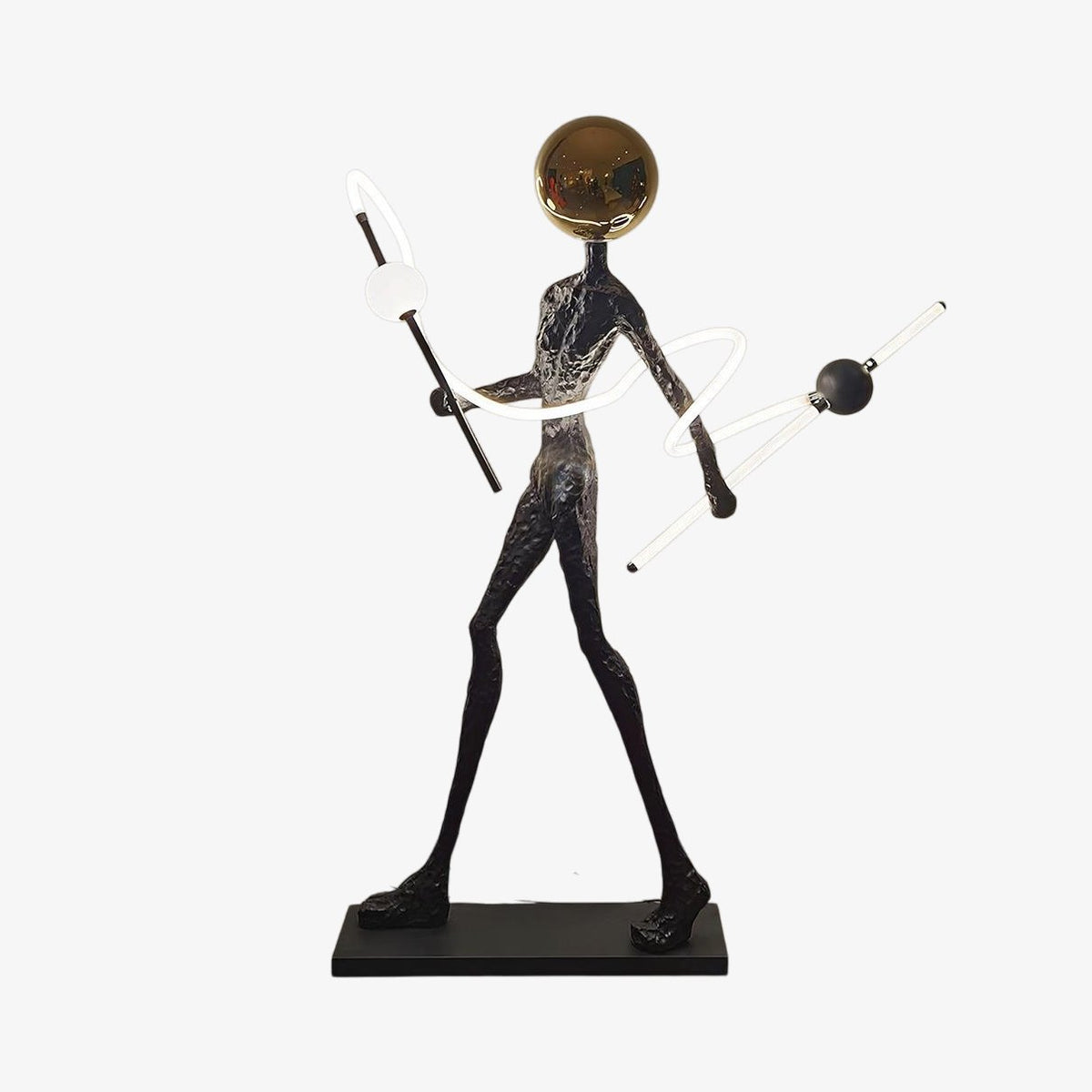 Nycaran sculpturale vloerlamp in zwart