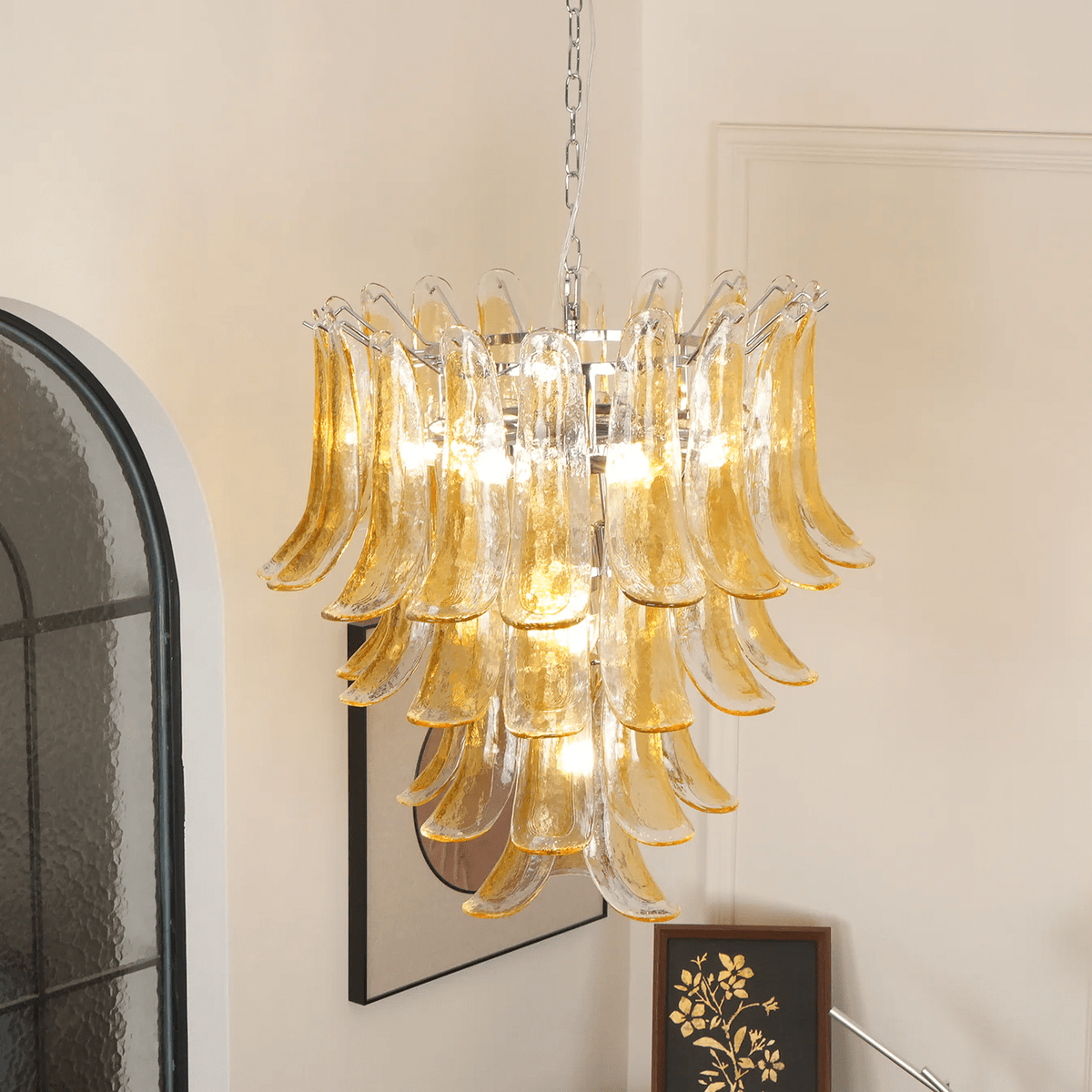Liorisissa kroonluchter met gelaagde Murano-glasbloemblaadjes in amberkleur