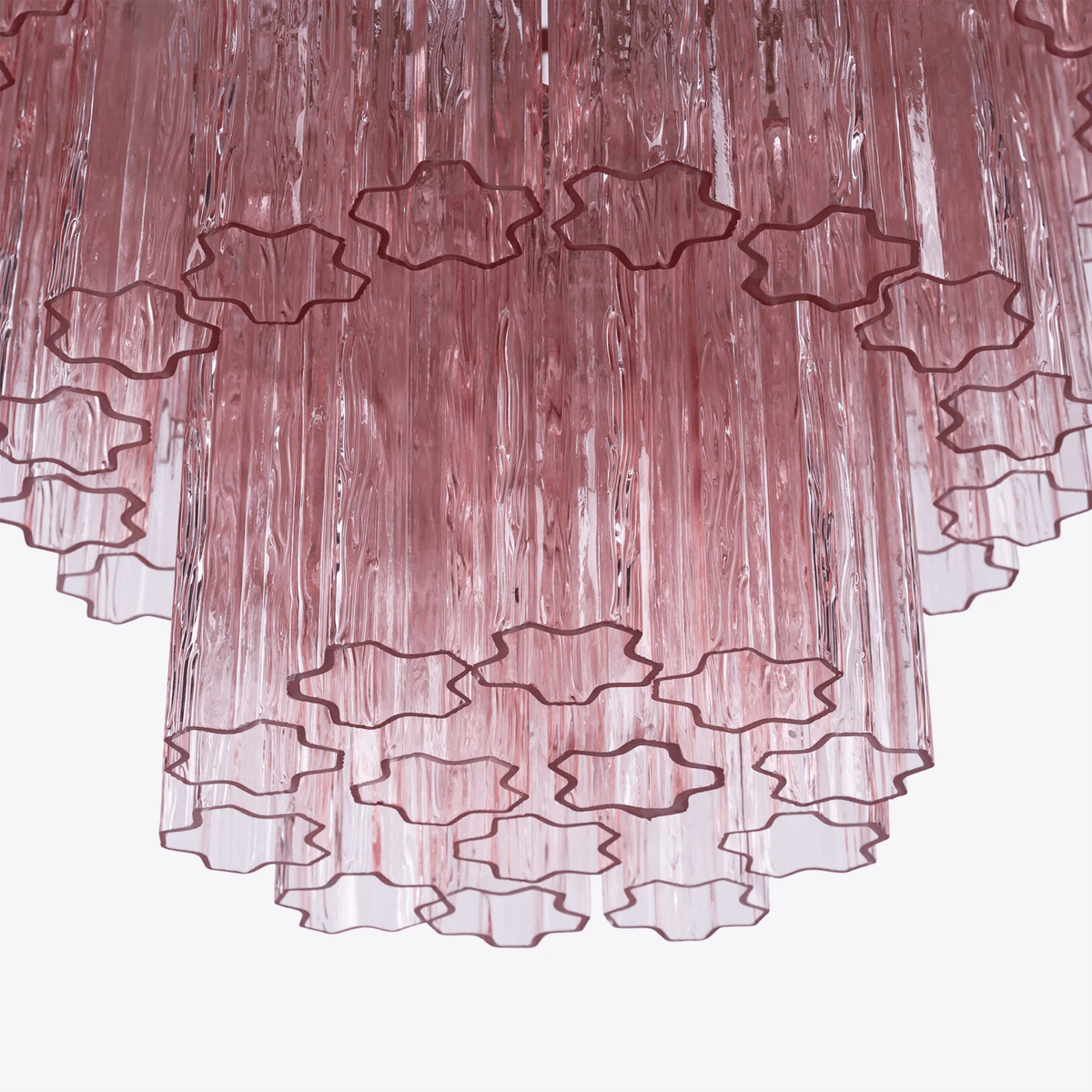 Eiraora kroonluchter met lagen van roze prisma-glas, elegant