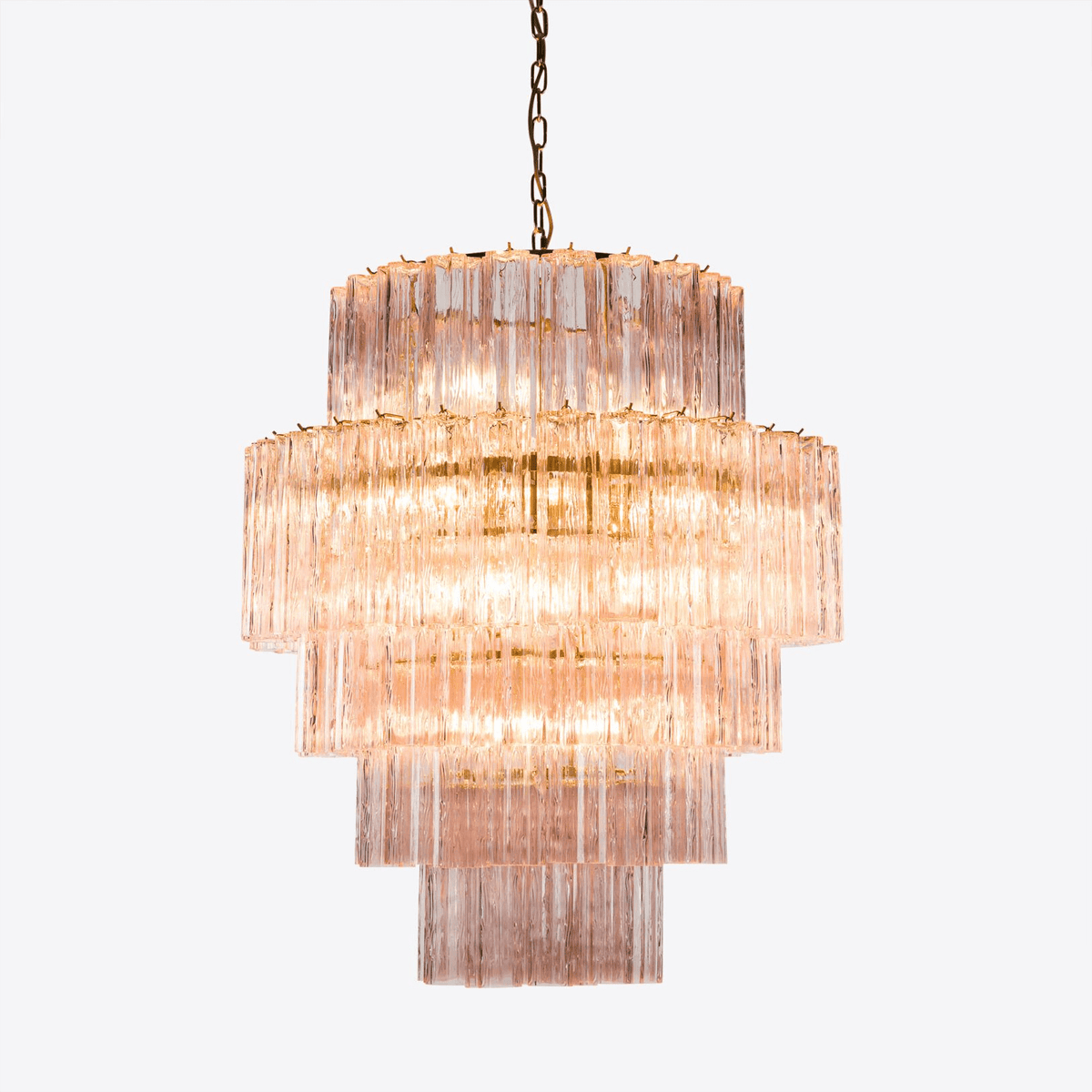 Eiraora kroonluchter met lagen van roze prisma-glas, elegant