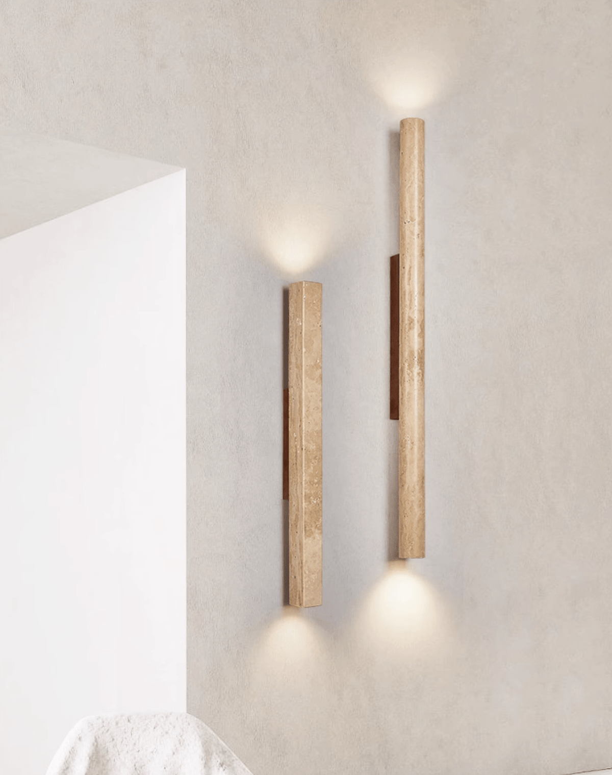 Noriira Minimalistische wandlamp van travertin