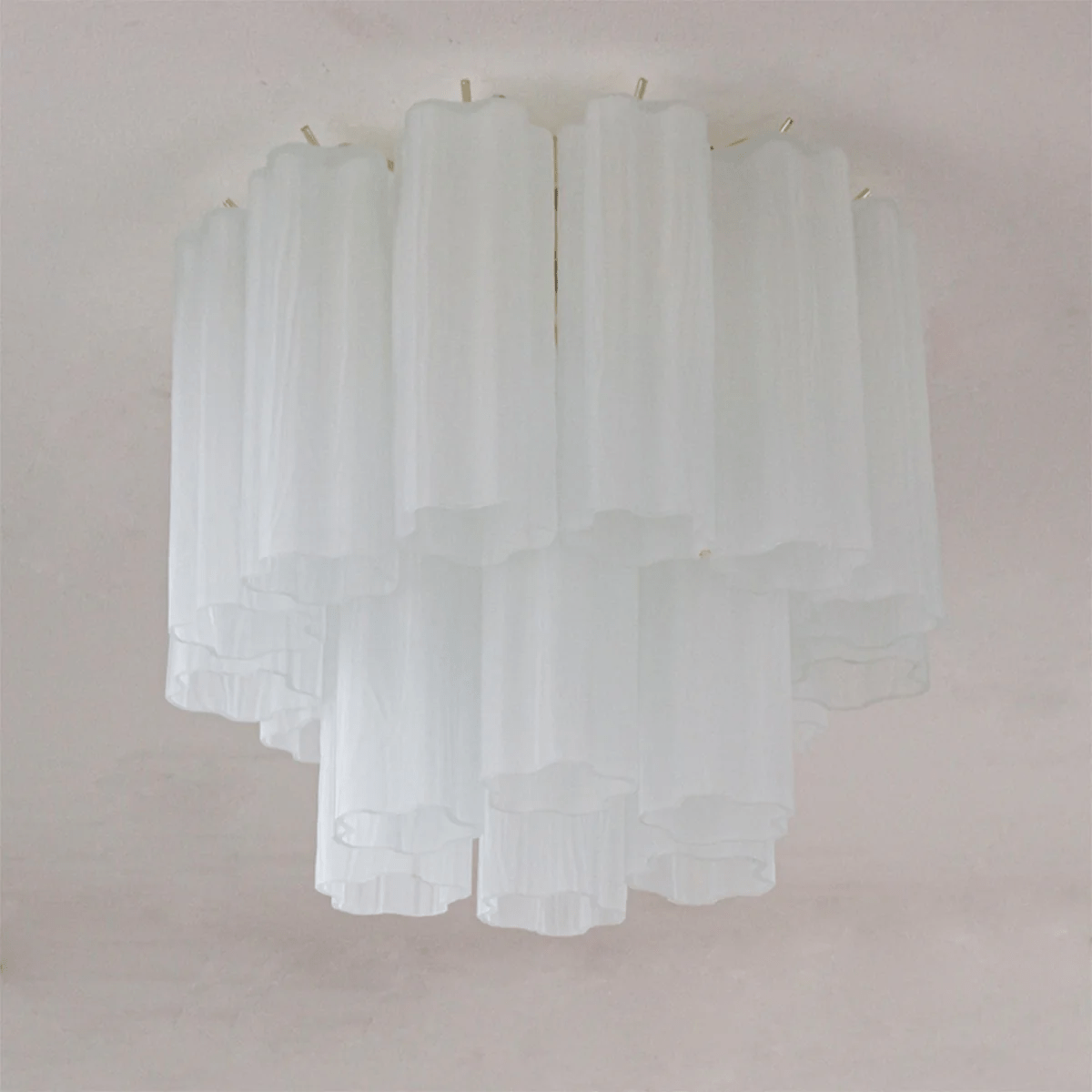 Serin plafondlamp in roze watervalstijl