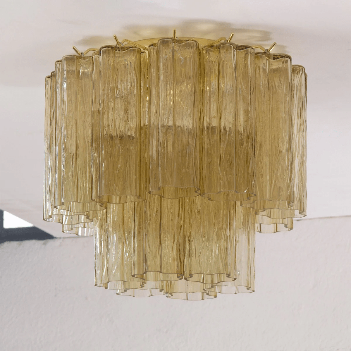 Serin plafondlamp in roze watervalstijl