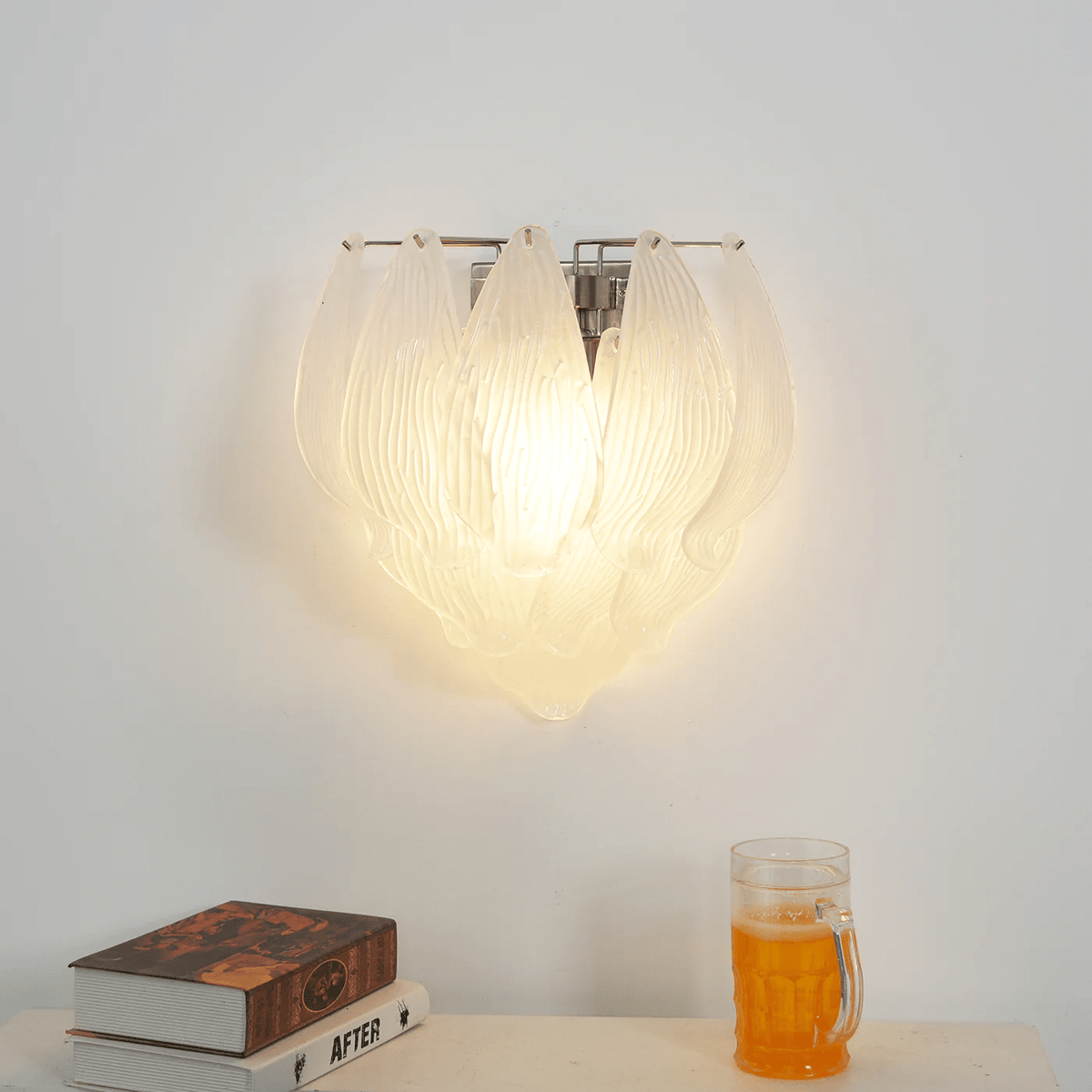 Lioriniella wandlamp Murano-glasbladeren met bloemblaadjes in cascaderende lagen met mat glas