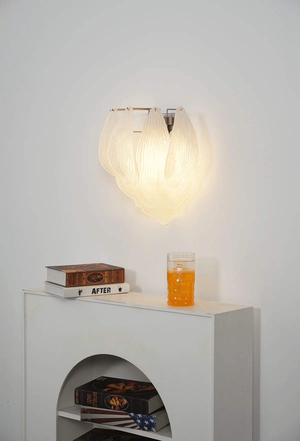 Lioriniella wandlamp Murano-glasbladeren met bloemblaadjes in cascaderende lagen met mat glas