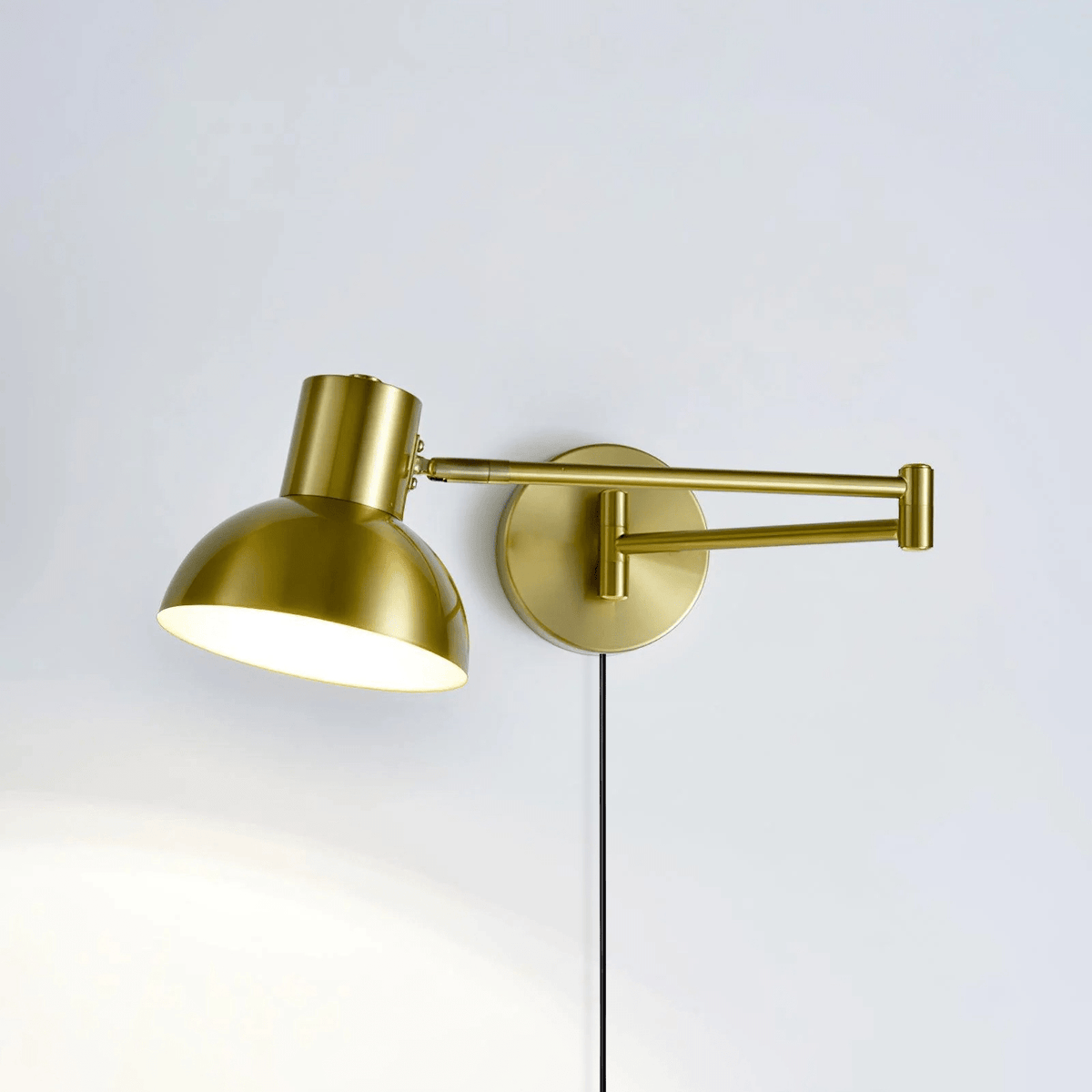 Nox verstelbare arm wandlamp met stekker