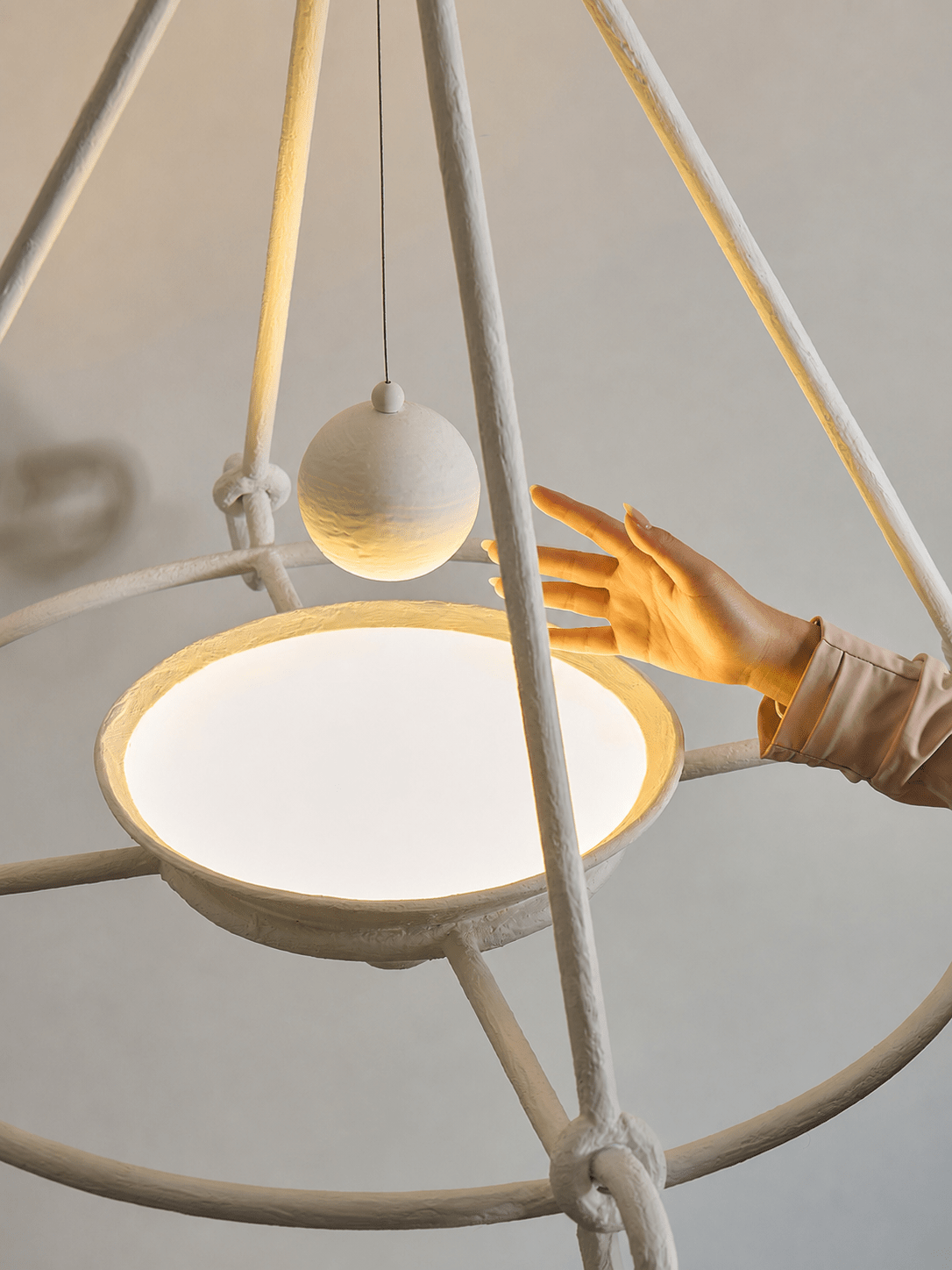 Sculptural kroonluchter van gips
