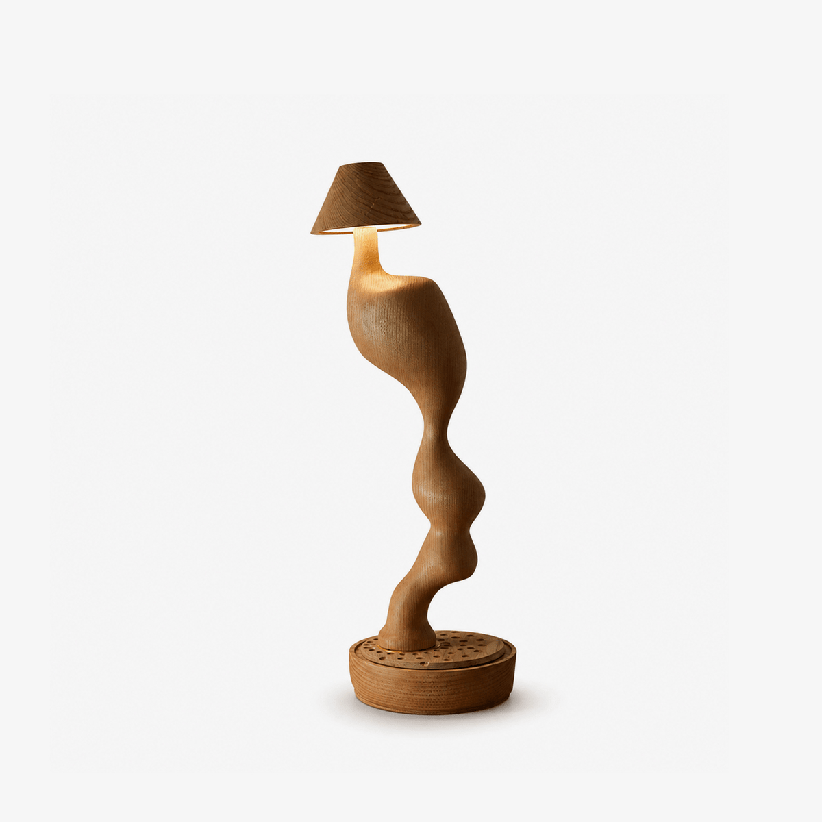 Carved houten cordloze tafellamp