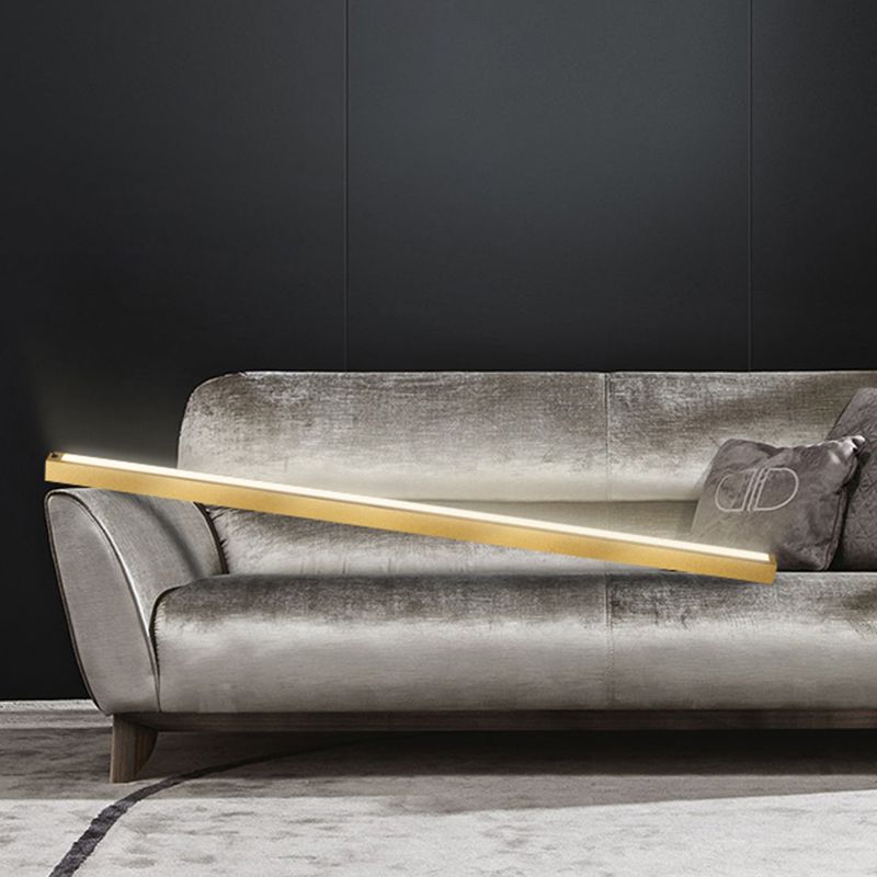 Edge Moderne Minimalistische Lineaire Metalen Vloerlamp, Zwart/Goud