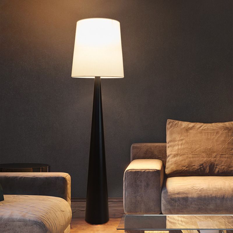 Eryn Kegelvormig Metaal Vloerlampen, 71"