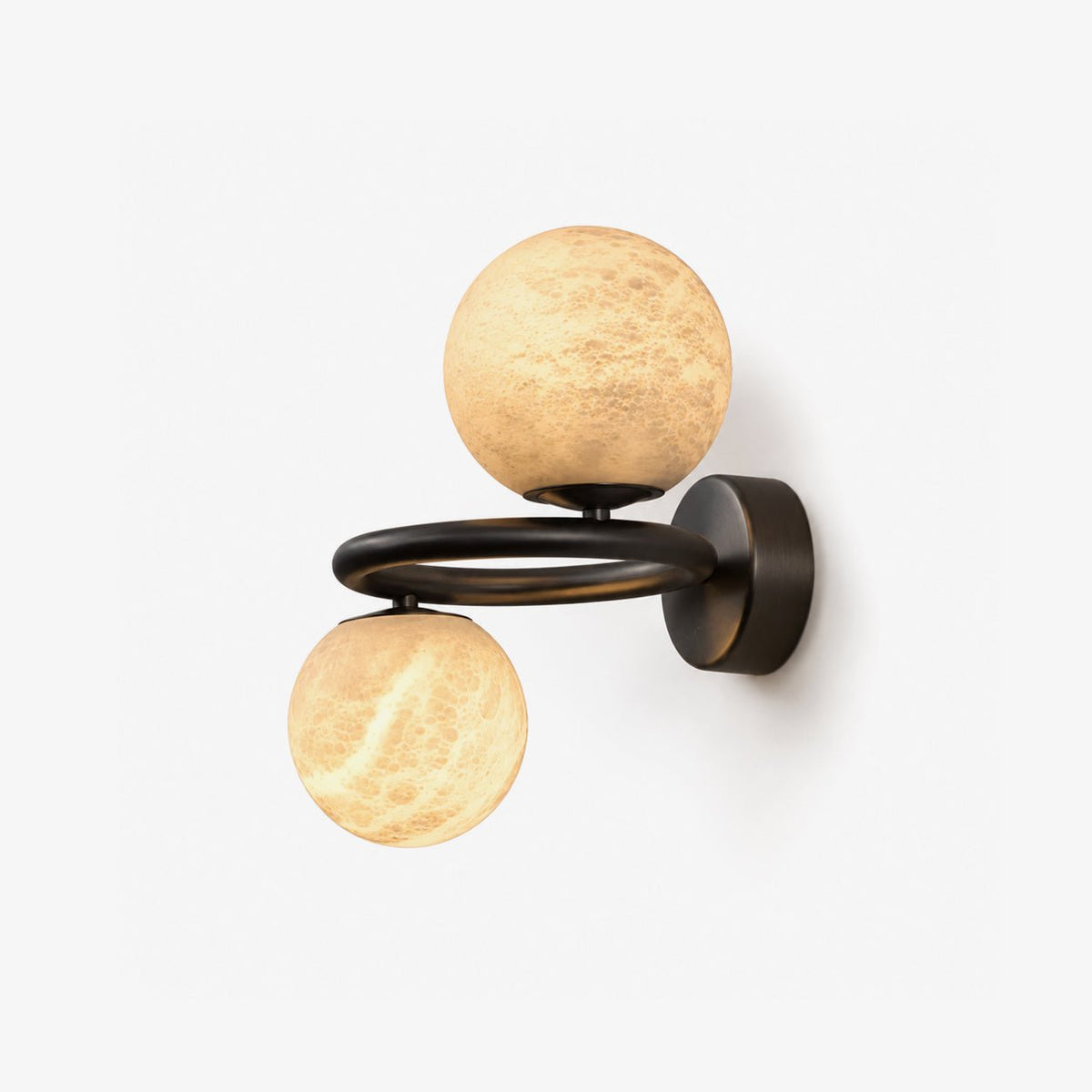 Two bollen albasten wandlamp