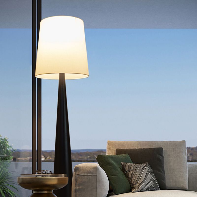 Eryn Kegelvormig Metaal Vloerlampen, 71"