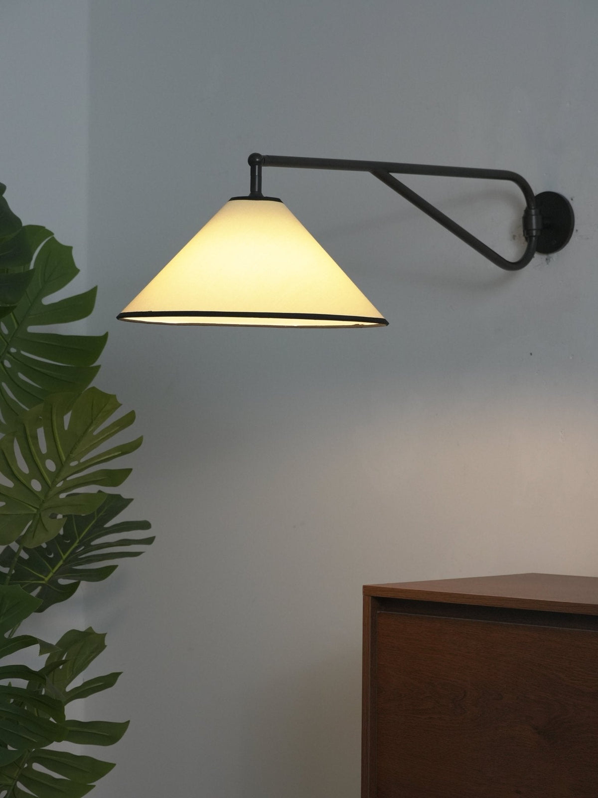 Zane Diaphane minimalistisch Swing stof wandlamp