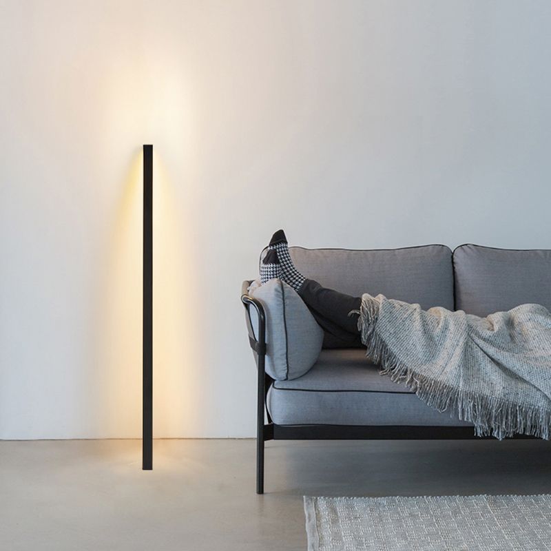 Edge Moderne Minimalistische Lineaire Metalen Vloerlamp, Zwart/Goud
