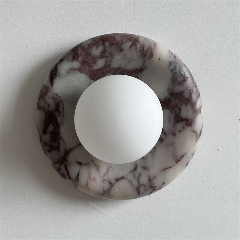Vomire wandlamp