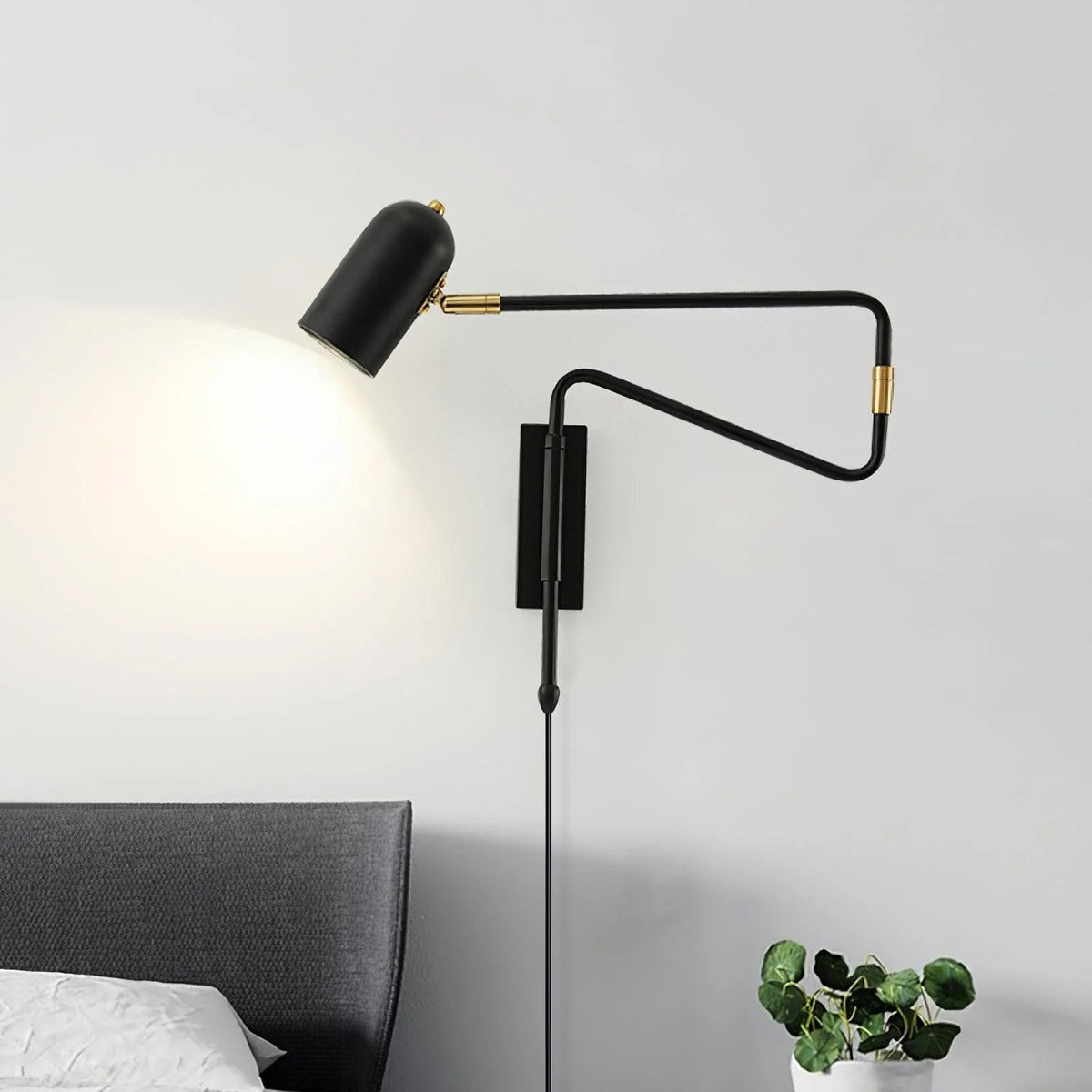 Nox verstelbare arm wandlamp met stekker