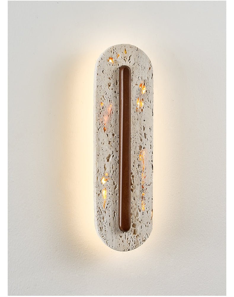 Cato Bellamont Minimalistische wandlamp in walnot met geel travertin