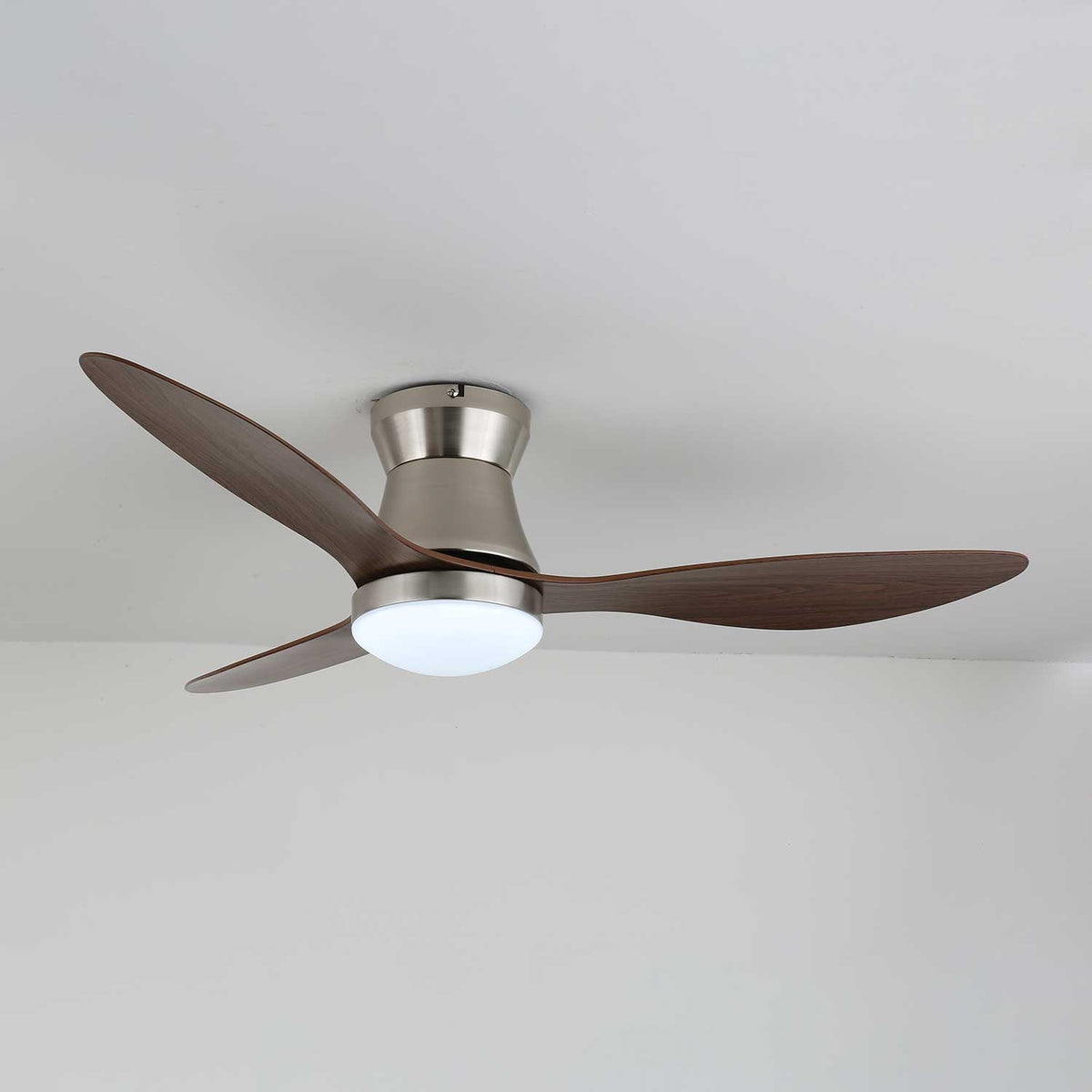 Zerath Moderne plafondventilator met verlichting van walnoothout