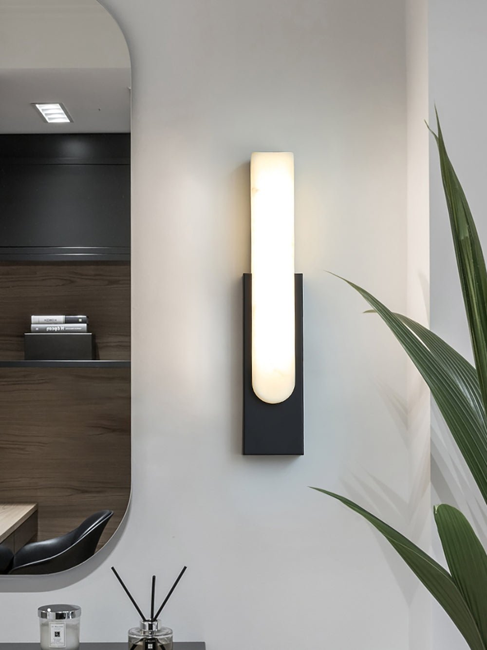 Xaldy wandlamp van albast