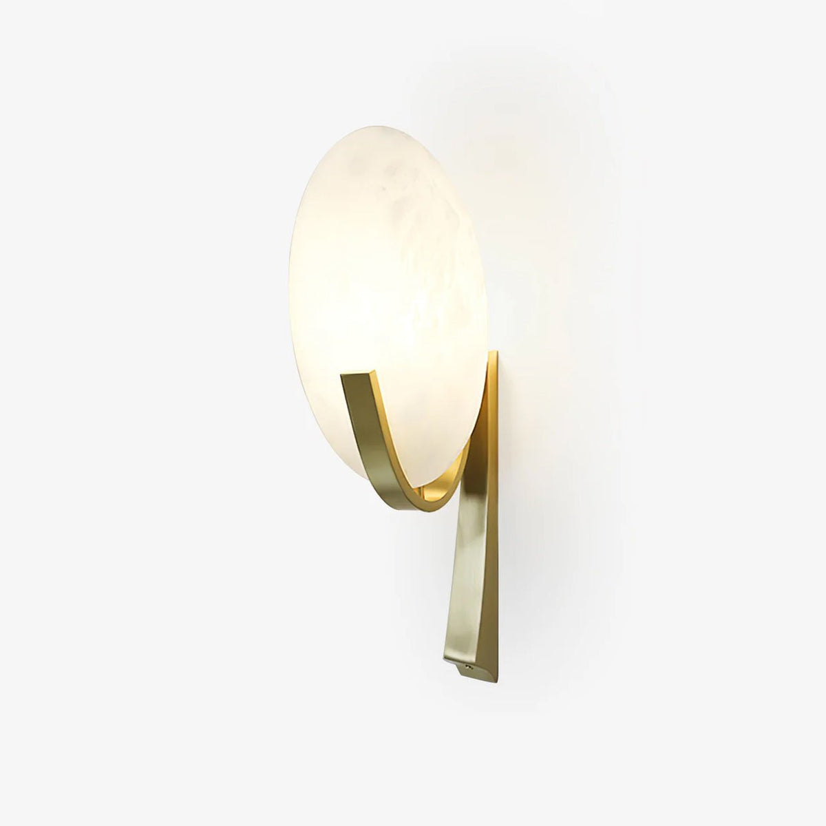 Nivaeria Moderne wandlamp van albast met afwerking