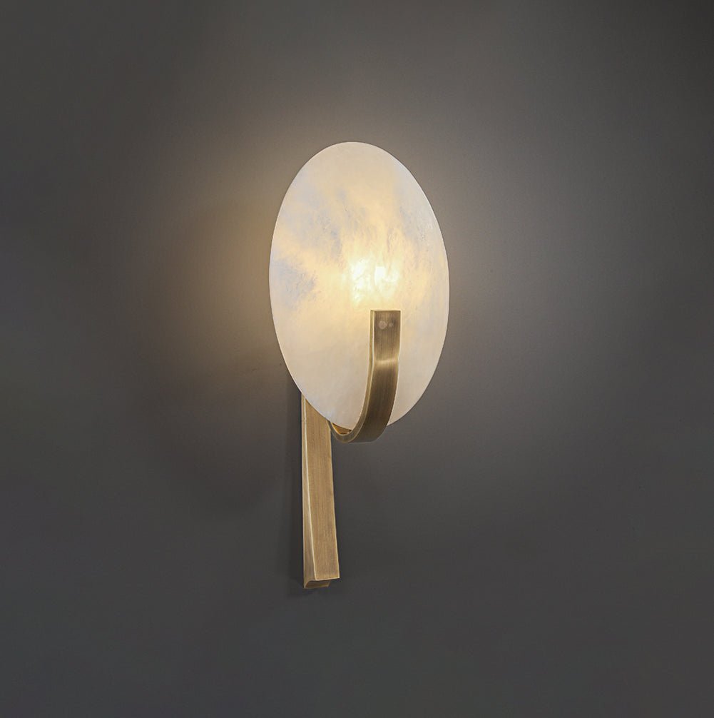 Nivaeria Moderne wandlamp van albast met afwerking
